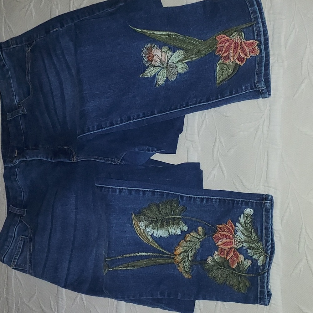 Chico's The So Slimmung Girlfriend Ankle Jeans - Picture 10 of 10